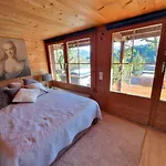 Dağ evi Paradise View - 5 Bedroom Gstaad Paradise View Chalet With Outdoor Jacuzzi *
