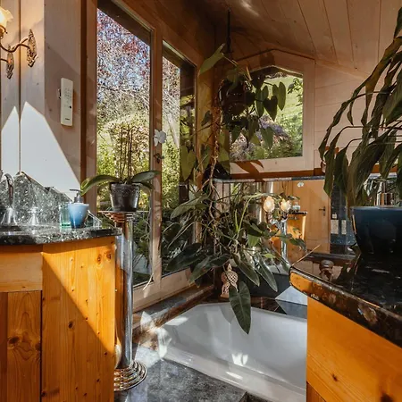 Paradise View - 5 Bedroom Gstaad Paradise View With Outdoor Jacuzzi * Rougemont