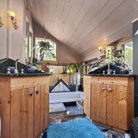 Paradise View - 5 Bedroom Gstaad Paradise View With Outdoor Jacuzzi Horská chata *