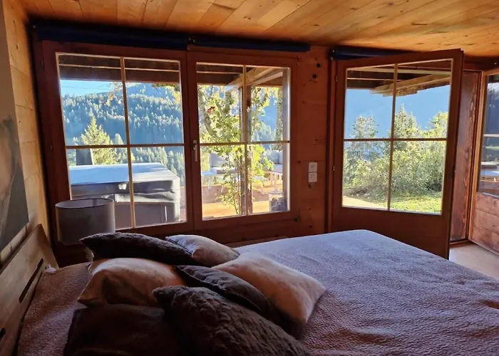 Paradise View - 5 Bedroom Gstaad Paradise View Chalet With Outdoor Jacuzzi Rougemont