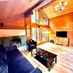 Paradise View - 5 Bedroom Gstaad Paradise View Chalet With Outdoor Jacuzzi * Rougemont