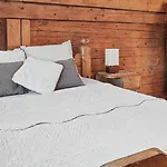 Paradise View - 5 Bedroom Gstaad Paradise View Chalet With Outdoor Jacuzzi Chalé