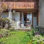 Paradise View - 5 Bedroom Gstaad Paradise View Chalet With Outdoor Jacuzzi Chalé
