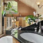 Paradise View - 5 Bedroom Gstaad Paradise View With Outdoor Jacuzzi 샬레 *