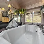 Paradise View - 5 Bedroom Gstaad Paradise View With Outdoor Jacuzzi 샬레 Rougemont