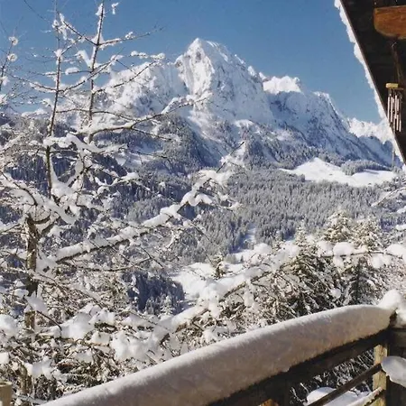 Dağ evi Paradise View - 5 Bedroom Gstaad Paradise View With Outdoor Jacuzzi Rougemont
