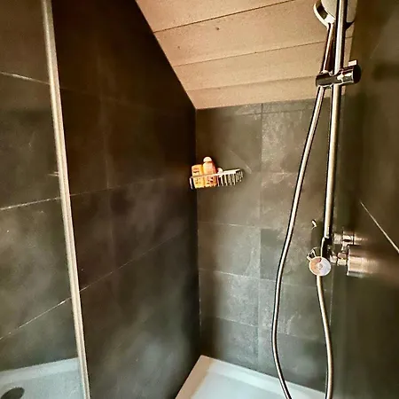 Paradise View - 5 Bedroom Gstaad Paradise View With Outdoor Jacuzzi Dağ evi