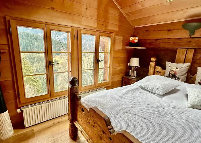 Domek alpejski Gstaad Paradise View With Jacuzzi *